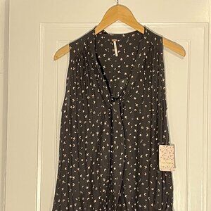 XS FREE PEOPLE NWT - Pullover v blouse with tie grey/black with pinkish patten